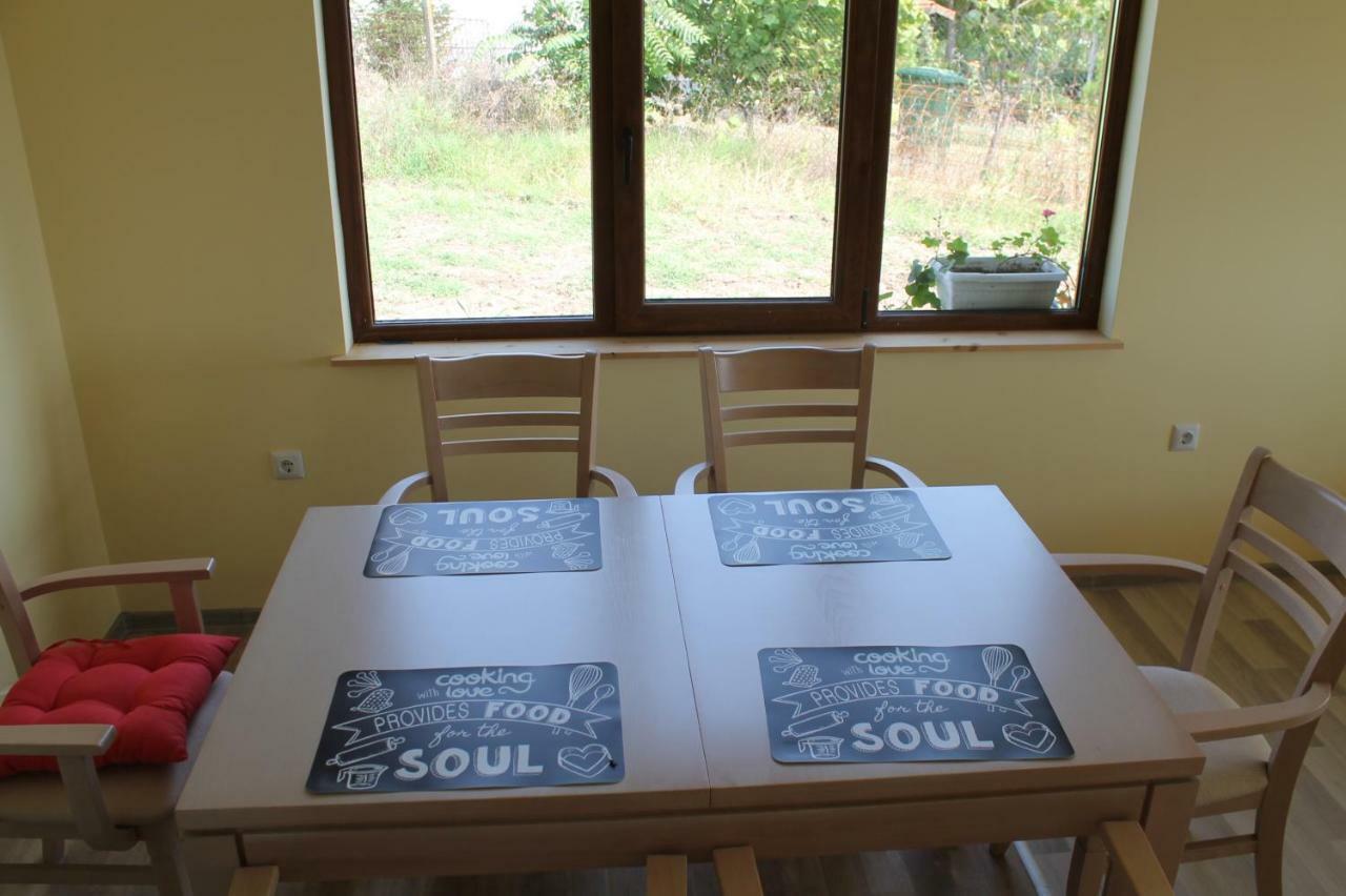 Malavi Guest House Krasen! Comfort&Clean! 외부 사진