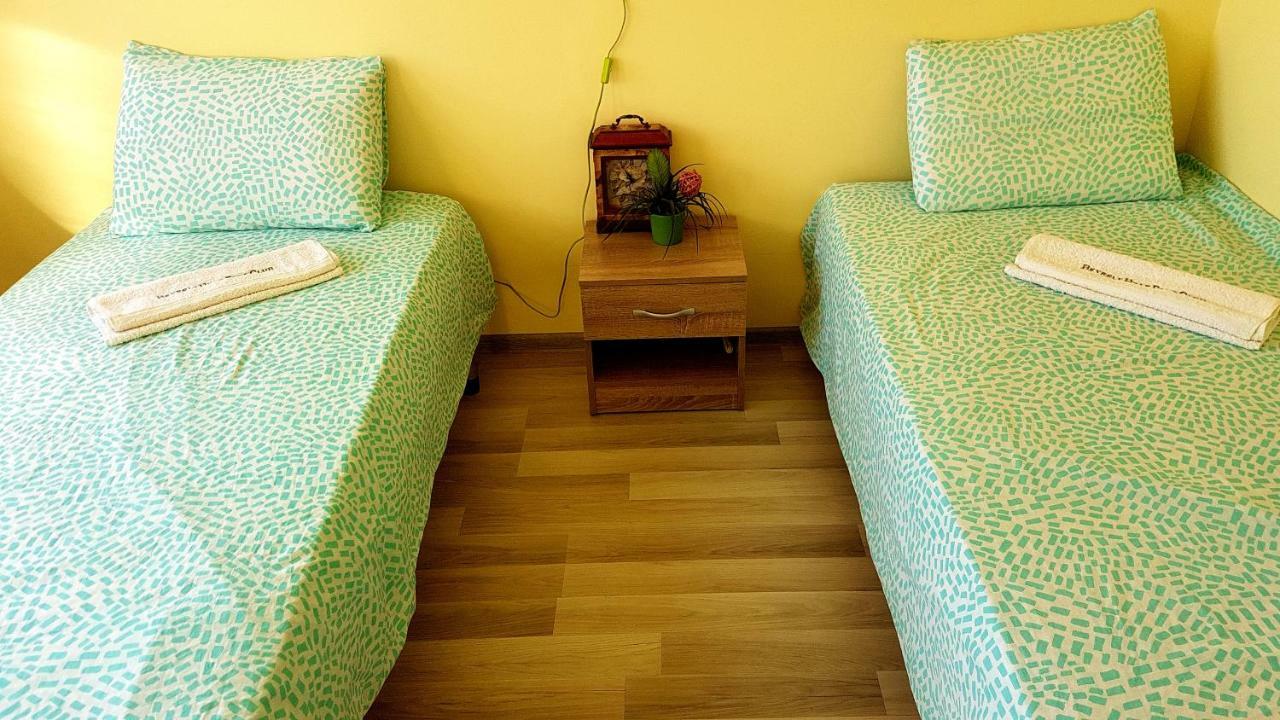 Malavi Guest House Krasen! Comfort&Clean! 외부 사진